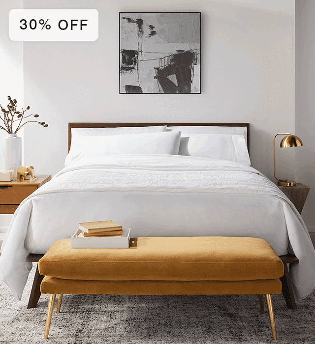 Animated gif of bare Le Méridien mattress and made bed in deecorated room