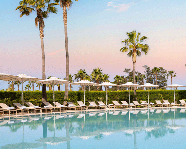 Links to Marriott Bonvoy Resorts landing page.