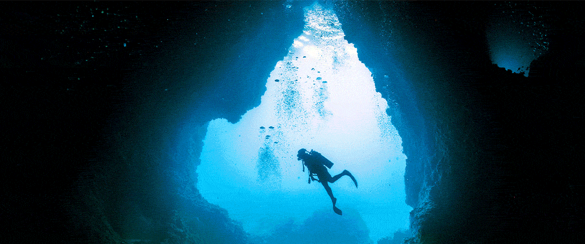 Animated gif showing destination in Phuket, Thailand, Chicago, Illinois, Banff, Canada and St. Kitss